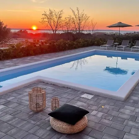 Villa Katarina - großer Pool beheizt - Meerblick - E-Ladestation Vrsi Exterior foto